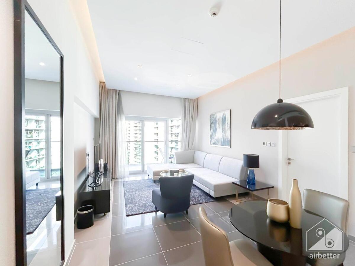 Luxury Stay At Damac Majestine With Balcony & Views Dubai Exterior photo